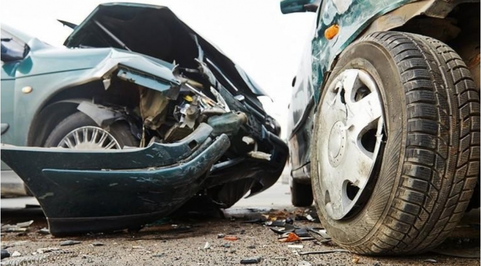 goranboyda-iki-mashin-toqqushdu-5-nefer-xesaret-aldi