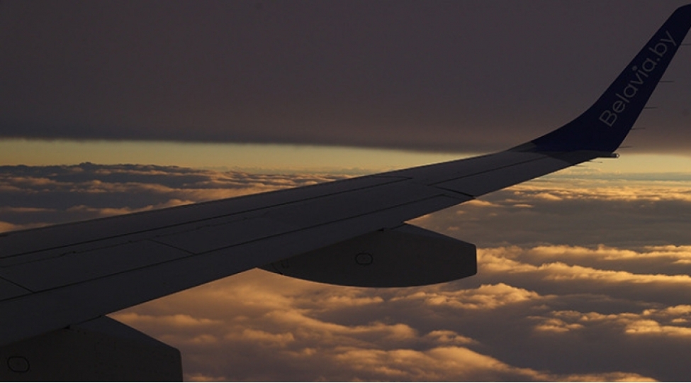 belavia-aviashirketinin-omandan-texliye-reysi-minske-enish-edib