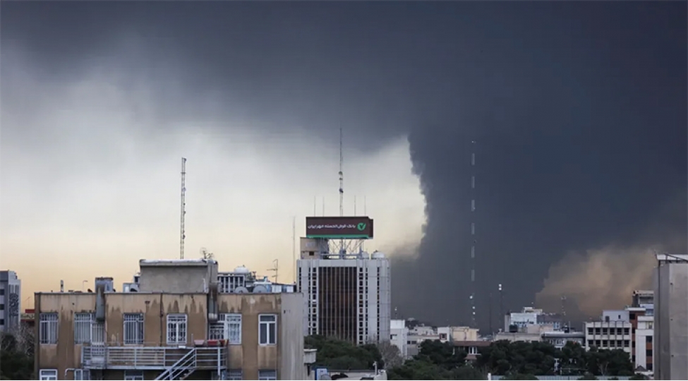 iranda-neft-anbarina-zerbe-endirilib-olen-ve-yaralananlar-var