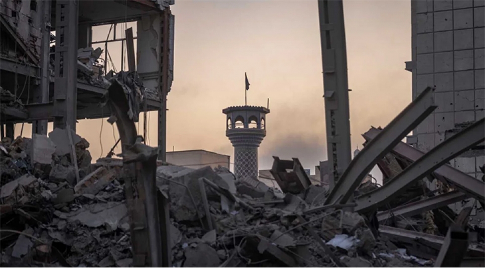 iranin-fabrikleri-ateshe-tutulub-olenler-var