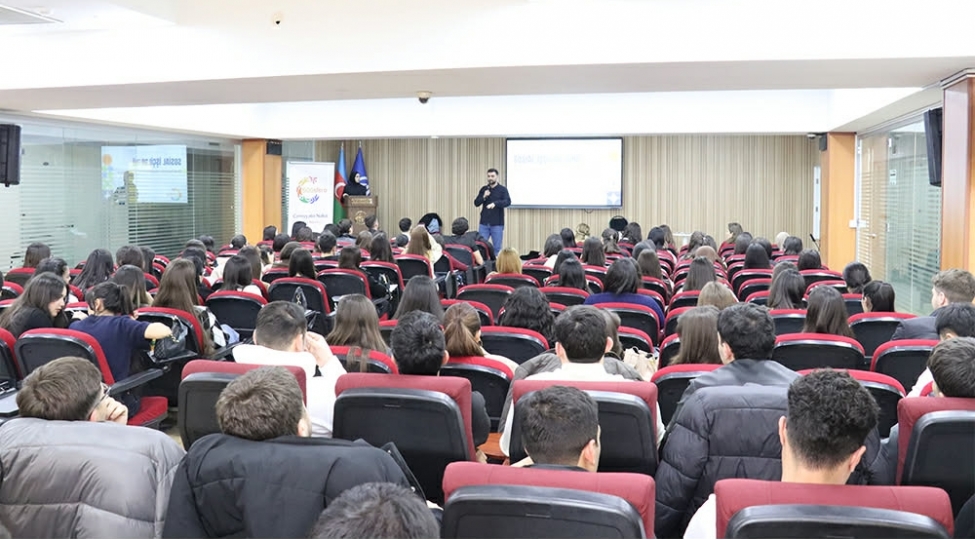 azerbaycan-universitetinde-dunya-sosial-ish-gunu-qeyd-olunub