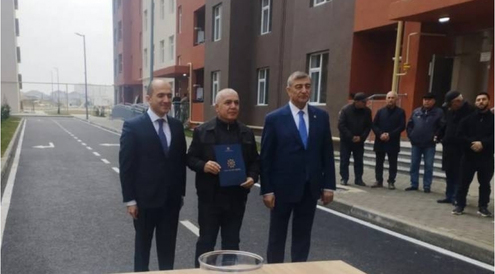 shirvanda-shehid-aileleri-ve-muharibe-elilliyi-olanlara-daha-35-menzil-verilib