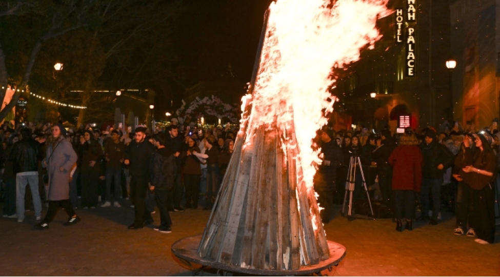 qosha-qala-qapilari-qarshisinda-bayram-tonqali