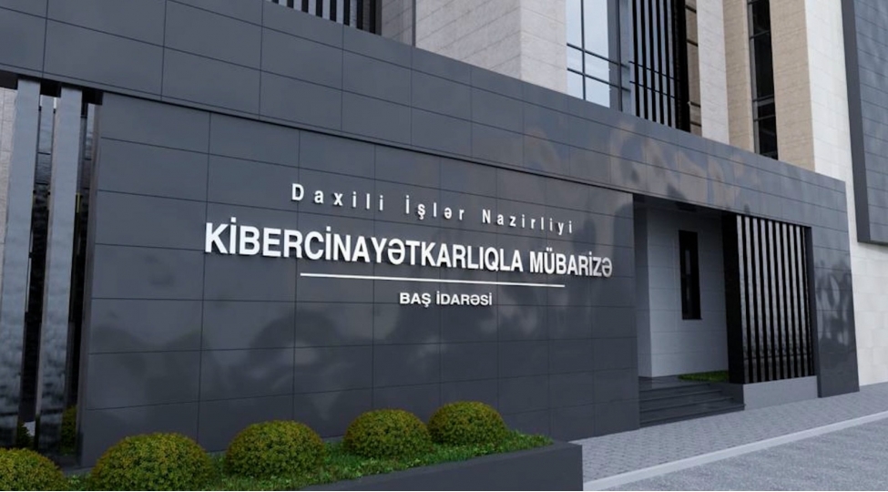 kmbi-banklarin-resmi-sehifelerinin-oxsharini-yaradaraq-kiberdeleduzluqlar-eden-daha-bir-haker-shebekesini-ifsha-etdi