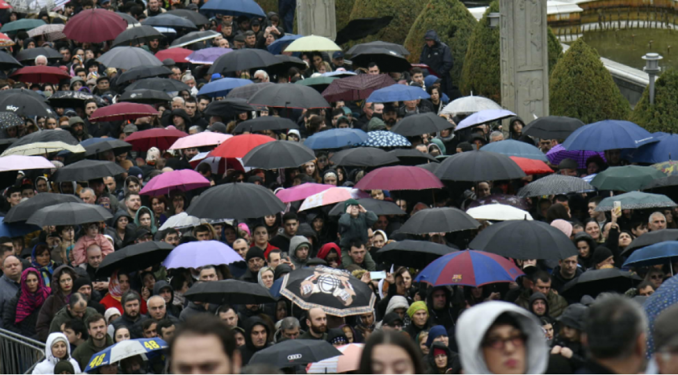 gurcustanda-patriarx-ii-iliya-ile-vida-merasimi-kechirilir