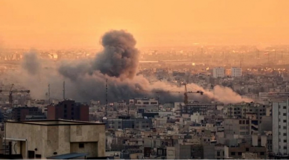 sepah-in-tehrandaki-esas-qerargahina-zerbe-endirilib