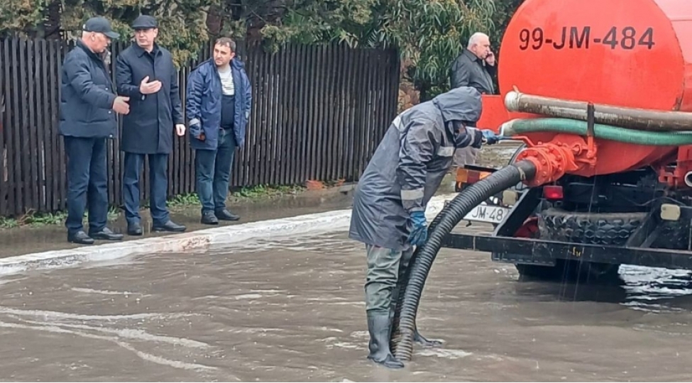 bakida-yagishin-fesadlarinin-aradan-qaldirilmasi-istiqametinde-ishler-davam-etdirilir