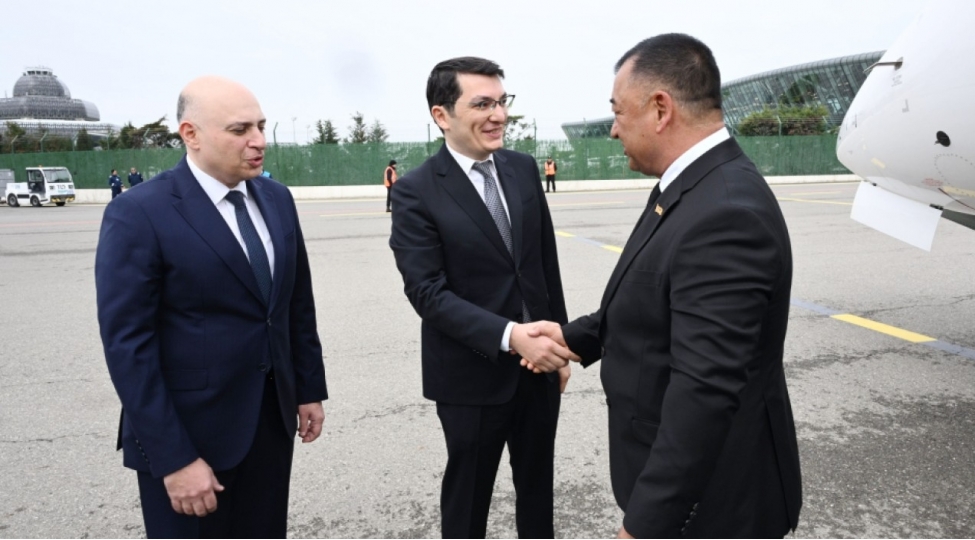 turkmenistanin-nazirler-kabineti-sedrinin-muavini-azerbaycana-geldi
