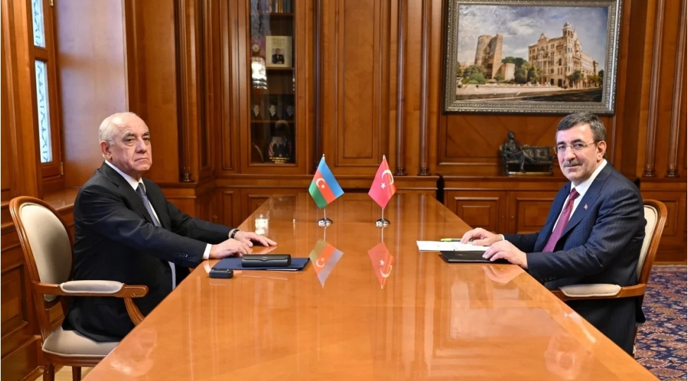 eli-esedov-cevdet-yilmazla-gorushub