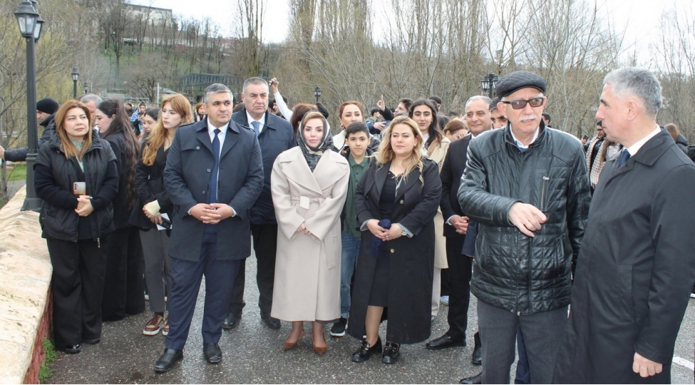 yap-nizami-rayon-teshkilatinin-konulluleri-ve-gencleri-qubanin-tarixi-memarliq-abideleri-ile-tanish-olublar