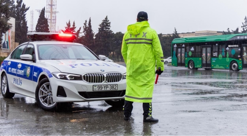 bash-dovlet-yol-polisi-idaresi-yagintili-hava-sheraiti-ile-elaqedar-xeberdarliq-edib