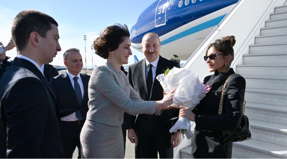 prezident-ilham-eliyev-gurcustana-dovlet-seferine-gedib-foto