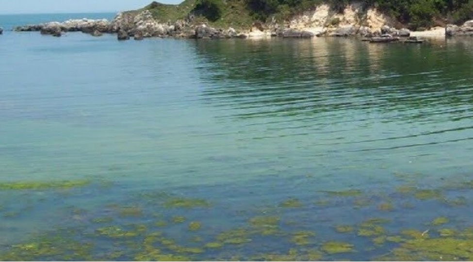 qobustanda-9-yashli-ushaq-golmecheye-dusherek-olub