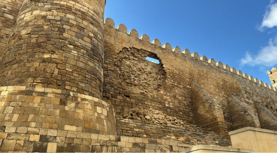 qala-divarlarinin-kichik-bir-sahesinde-ashinma-mushahide-edilib