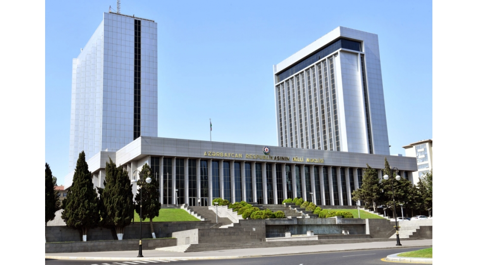 azerbaycan-parlamenti-11-meselenin-muzakiresine-bashlayib