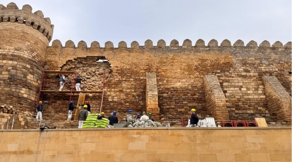 qala-divarinin-zedelenmish-hissesi-beynelxalq-standartlara-uygun-berpa-edilecek