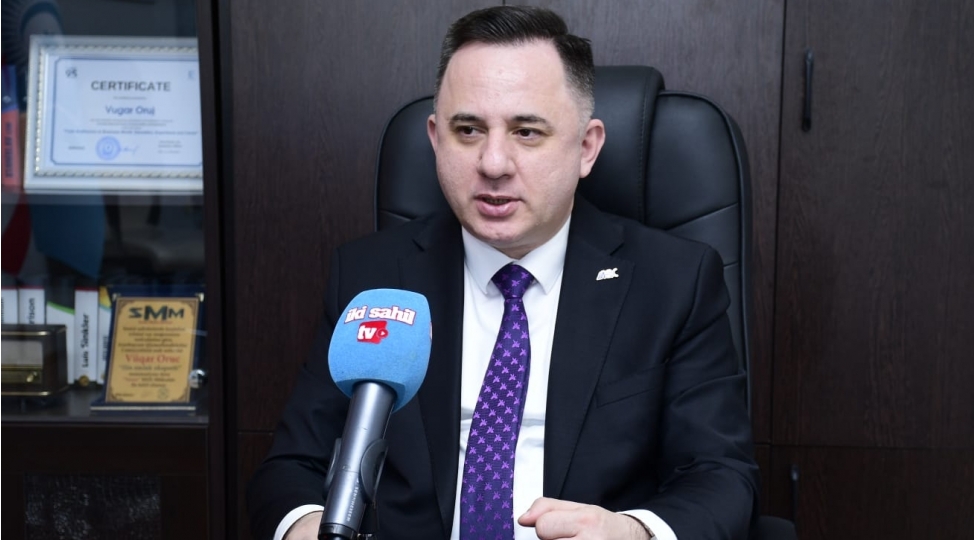 vuqar-oruc-palata-qiymetlendiricileri-sechim-qarshisinda-qoyur-ya-biz-ya-aqc