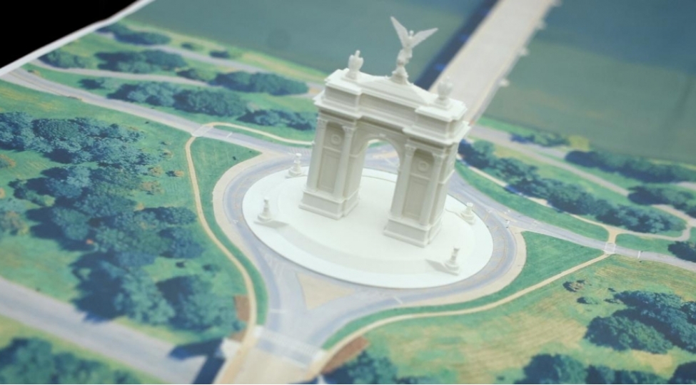 tramp-vashinqtonda-dunyanin-en-boyuk-zefer-tagini-tikmeyi-planlashdirir