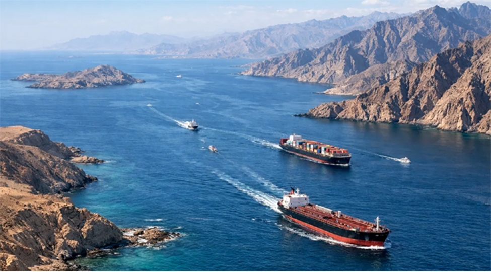 bloomberg-iki-supertanker-hormuz-bogazindan-keche-bilmeyib