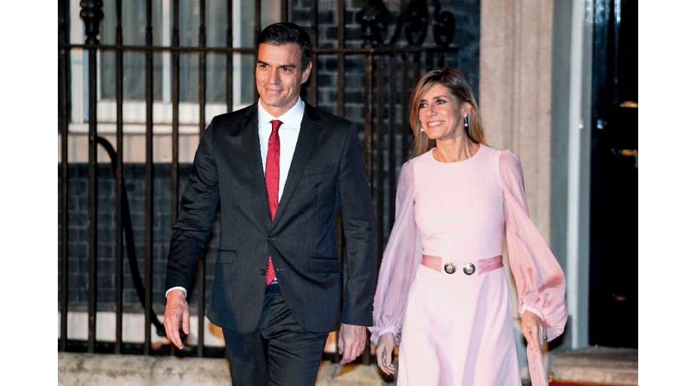 bash-nazirin-arvadi-korrupsiyada-ittiham-olunur