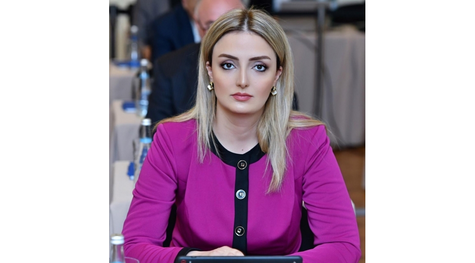 zerife-xanimin-rehberliyi-ile-yeni-alim-ve-hekim-nesli-formalashib