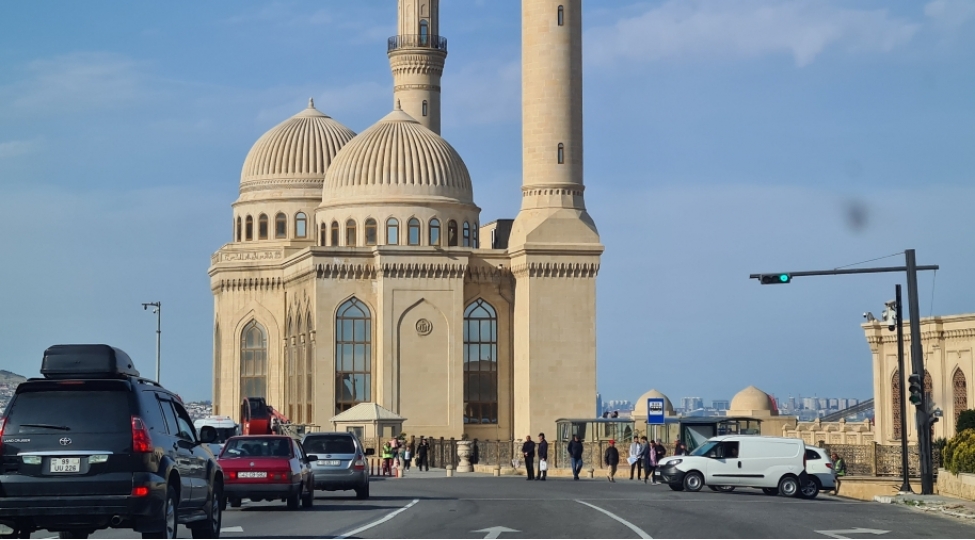 bibiheybet-yolunda-aparilan-temir-berpa-ishleri-basha-chatib