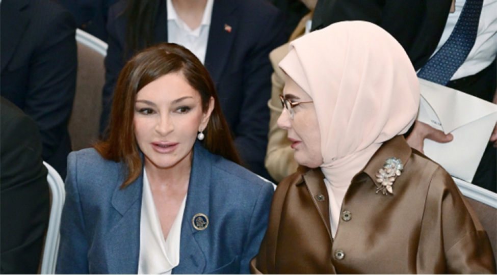 mehriban-eliyeva-antalya-forumundan-goruntuler-paylashib-video