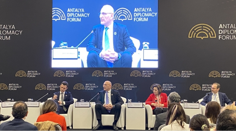 Elçin Əmirbəyov: Orta Dəhlizin əhəmiyyəti daha da artır