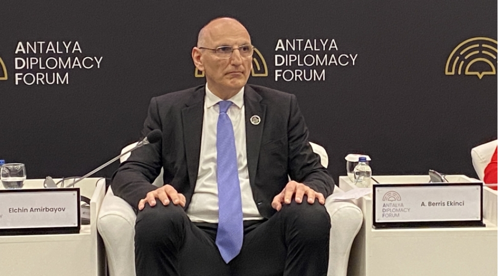 elchin-emirbeyov-hazirda-yashadigimiz-sulh-sheraiti-yeni-imkanlar-yaradir