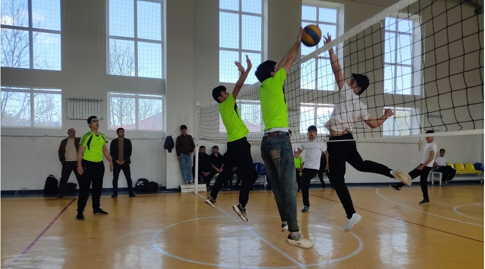 ulu-onderin-xatiresine-hesr-olunan-voleybol-turniri