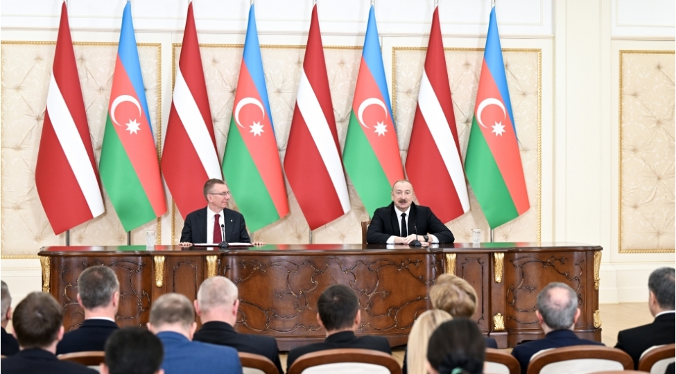 qarshiliqli-etimada-ve-strateji-maraqlara-soykenen-emekdashliq