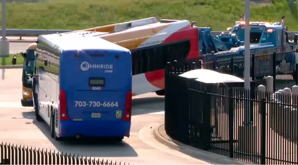 pentaqon-yaxinliginda-iki-avtobus-toqqushub-azi-23-nefer-xesaret-alib