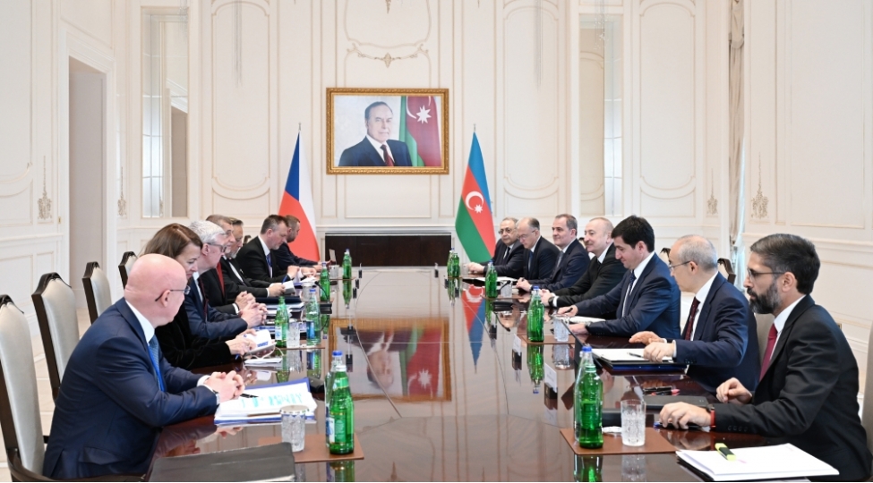 qebelede-azerbaycan-prezidenti-ilham-eliyevin-chexiyanin-bash-naziri-ile-genish-terkibde-gorushu-kechirilir