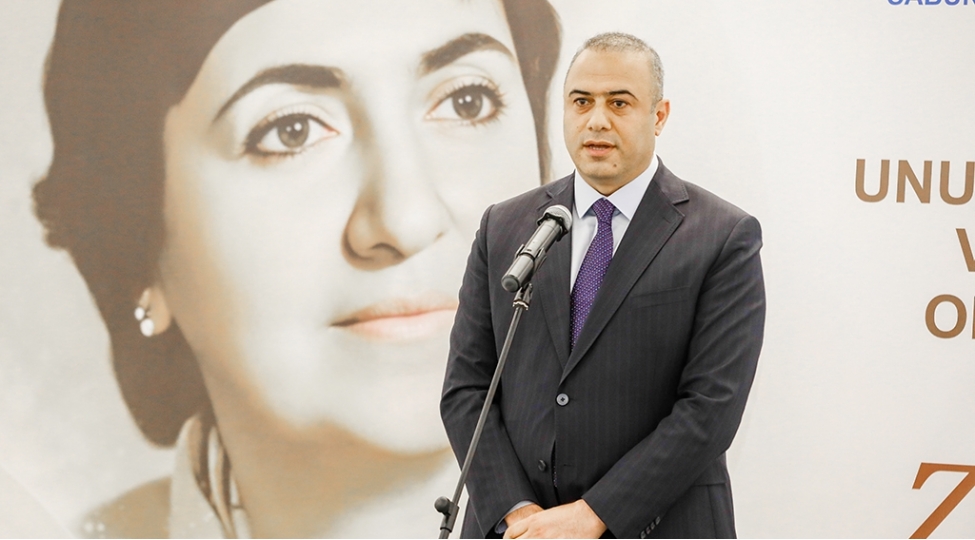 unudulmaz-alim-qaygikesh-ana-ve-nura-chevrilen-omur-oftalmologiyanin-zirvesi