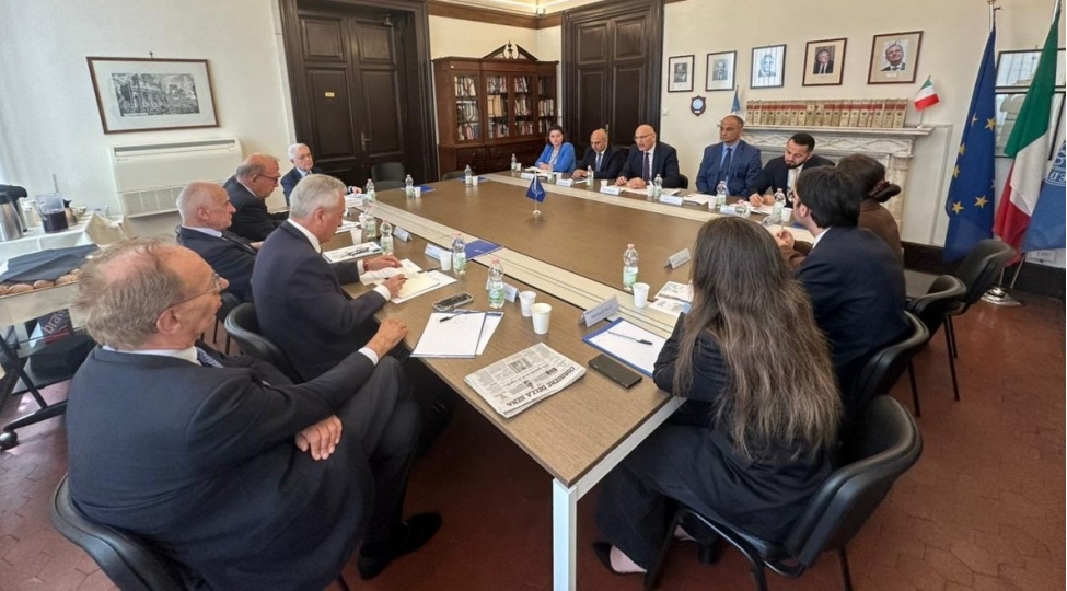 elchin-emirbeyov-italiyada-azerbaycanin-regionda-sulh-ve-sabitliyin-temin-olunmasina-yonelmish-seyleri-barede-danishib