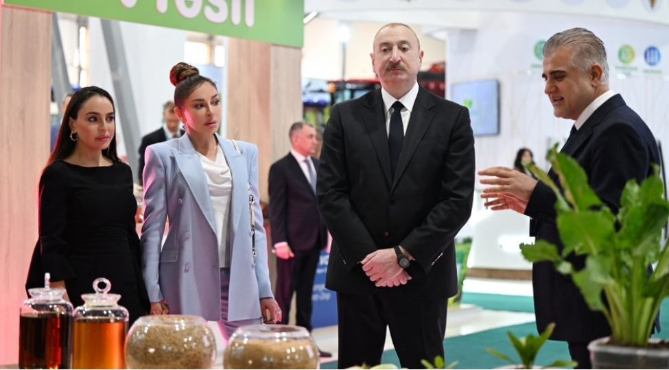 prezident-ilham-eliyev-19-cu-caspian-agro-week-ve-31-ci-interfood-azerbaijan-sergileri-ile-tanish-olub-yenilenibfoto