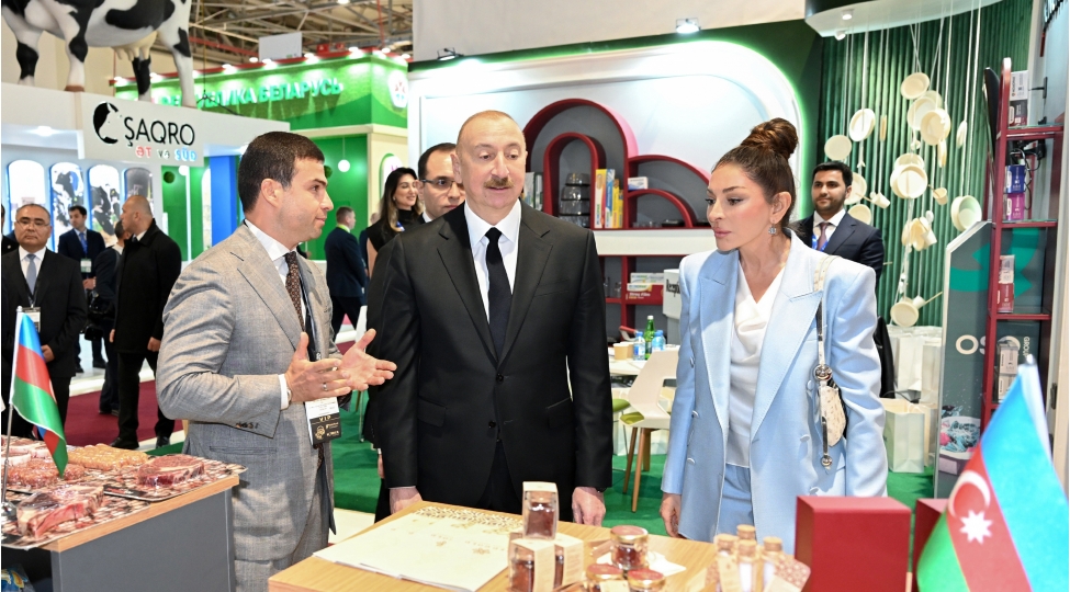 prezident-ilham-eliyev-19-cu-caspian-agro-week-ve-31-ci-interfood-azerbaijan-sergileri-ile-tanish-olub-foto
