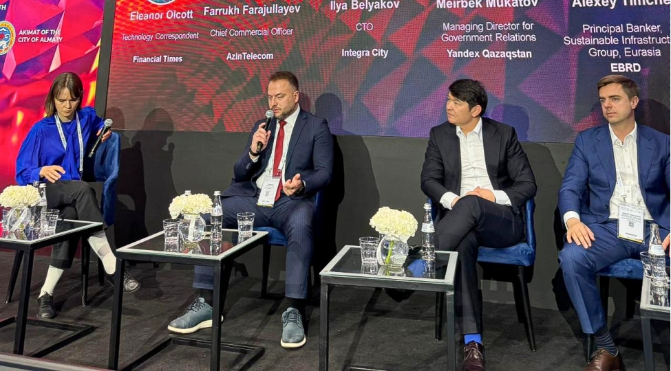 azintelecom-gitex-ai-2026-qlobal-muzakirelerinde-foto