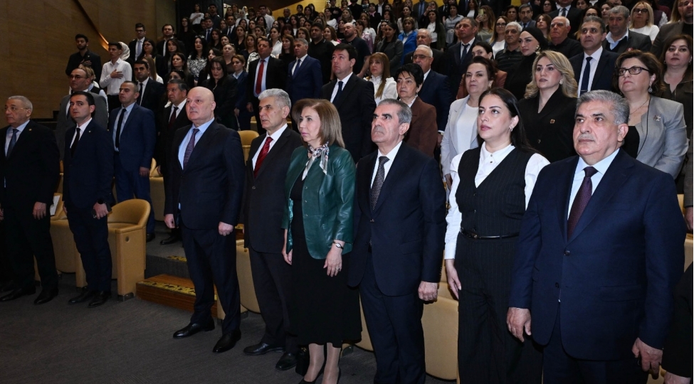 umummilli-lider-heyder-eliyevin-103-cu-ildonumune-hesr-olunmush-tedbir-kechirilib-foto