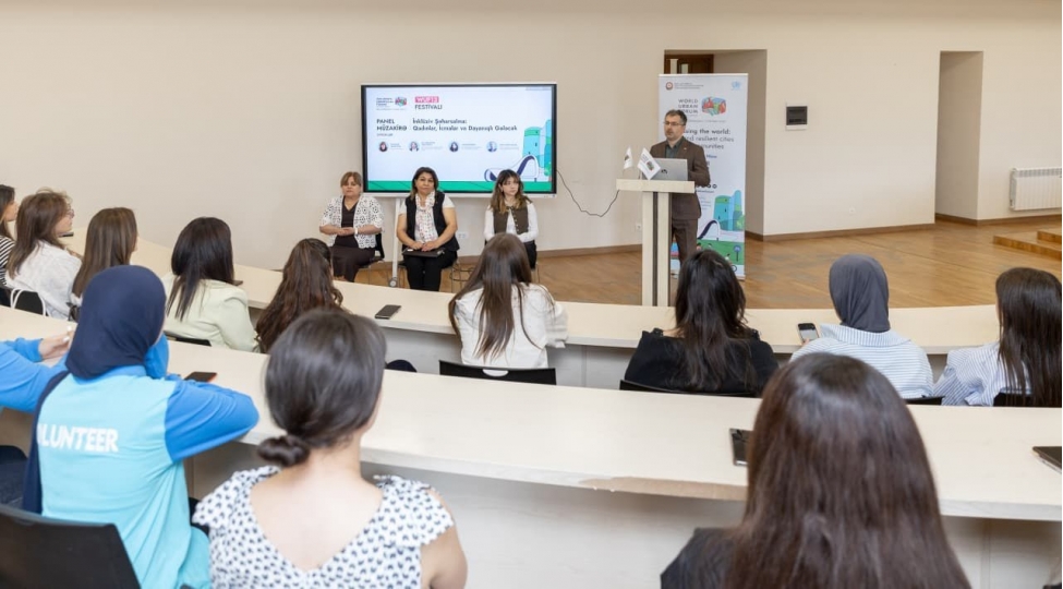 xankendide-wuf13-festivali-cherchivesinde-inkluziv-sheherler-ve-dayaniqli-gelecek-movzusunda-panel-muzakiresi-kechirilib