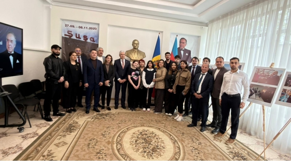 kishineuda-umummilli-lider-heyder-eliyevin-anadan-olmasinin-103-cu-ildonumu-qeyd-edilib