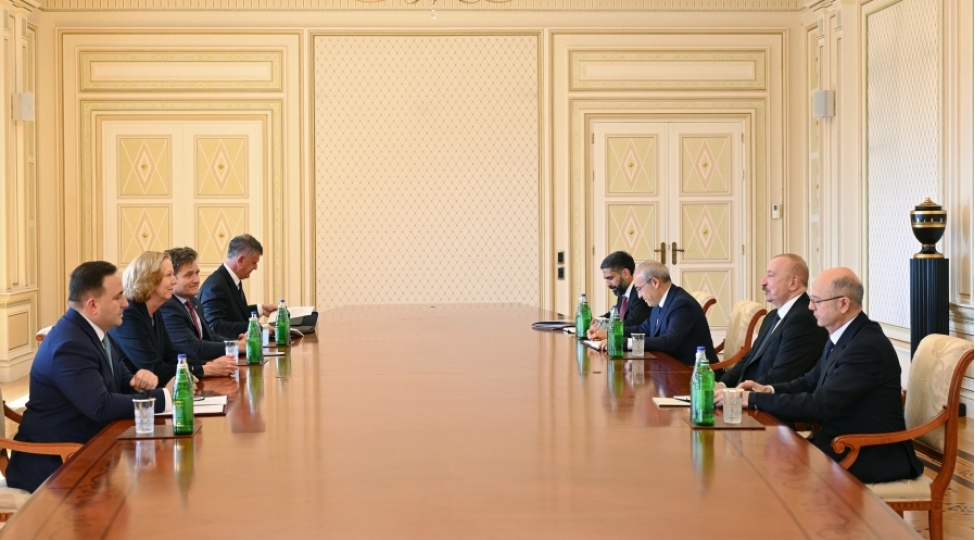 prezident-ilham-eliyev-bp-shirketinin-bash-icrachi-direktorunu-qebul-edib-2
