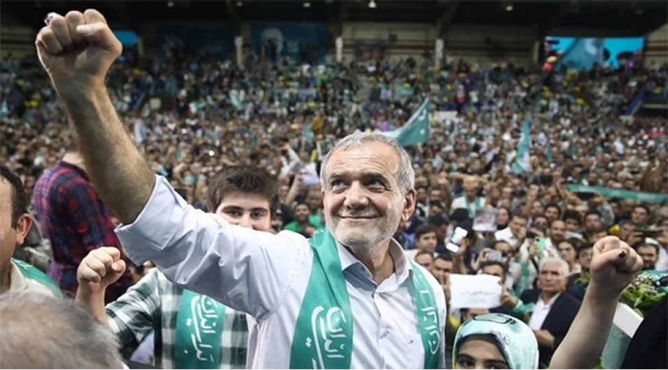 pezeshkian-dch-2026-ya-yollanacaq-futbol-uzre-iran-yigmasinin-dushergesinde-olub