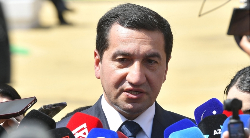 hikmet-haciyev-azerbaycan-sheherlerin-inkishafi-prosesinde-modernleshdirilme-ile-tarixi-eneneleri-qoruyur