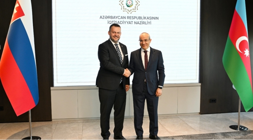 slovakiya-ile-senaye-ticaret-enerji-infrastruktur-ve-diger-sahelerde-emekdashliq-nezerden-kechirilib