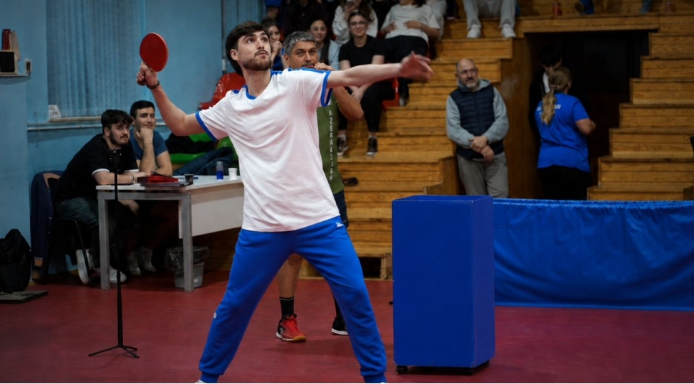 azerbaycan-stolustu-tennischisi-resmen-dunya-rekordchusudur