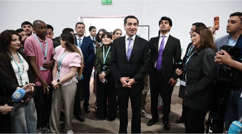 hikmet-haciyev-wuf13-u-ishiqlandiran-media-numayendelerine-teshekkur-edib