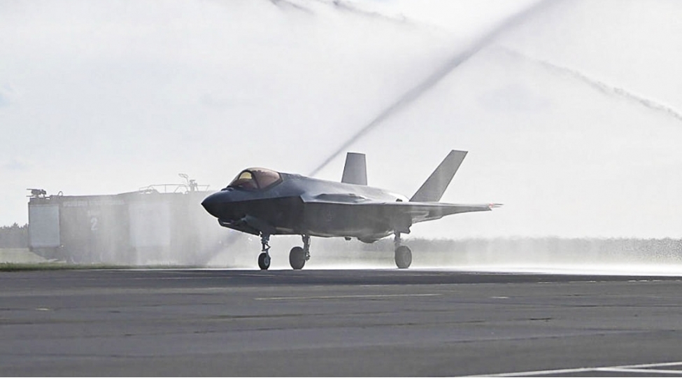 polshaya-ilk-f-35-qiricilari-tehvil-verilib