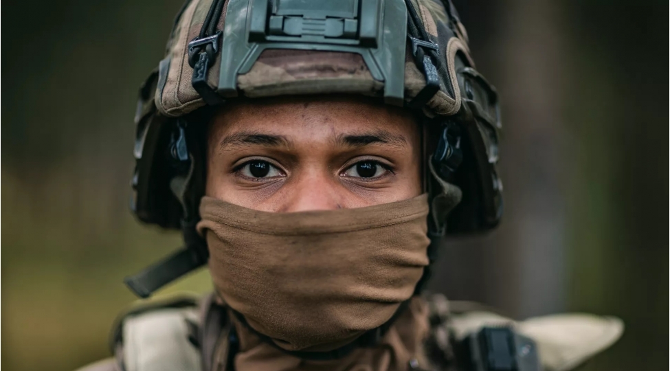 daha-bir-nato-olkesinde-qadinlar-orduya-chagirila-biler