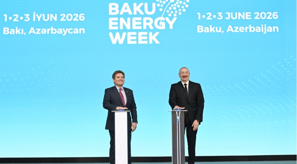 qlobal-enerji-diplomatiyasinin-nebzi-bakida-doyunur